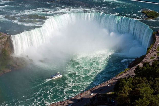 31,600 ton su Niagara Şelalesi'ne dökülüyor.