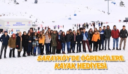 Sarayköy’de öğrencilere kayak hediyesi