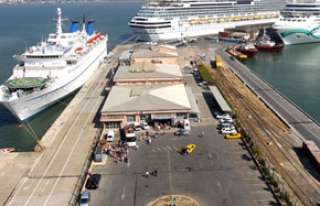 İzmir Limanı;nda kruvaziyer bereketi