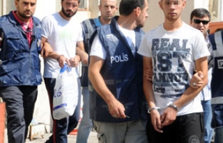 İzmir’de gasp, Manisa’da gözaltı