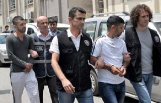 AK Parti ilçe binasını yakan 4 kişiye gözaltı