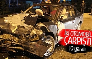 İki otomobil çarpıştı:10 yaralı