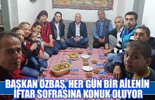 Başkan Özbaş, her gün bir ailenin iftar sofrasına...