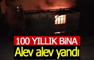 100 yıllık bina alev alev yandı