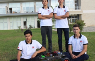 6 lise öğrencisi kendi imkanlarıyla robot yaptı