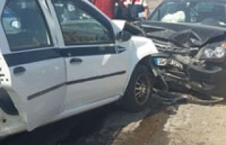 Karşı şeride geçen araç dehşet saçtı 9 yaralı