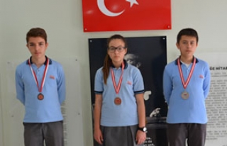 Ufuk Koleji Türkiye’yle yarışıyor