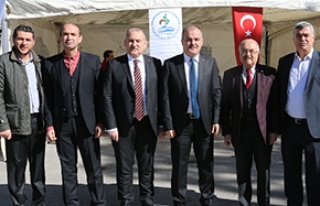 Pamukkale Belediyesi’nden Kızılay’a kanlı destek