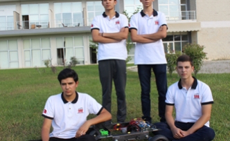 6 lise öğrencisi kendi imkanlarıyla robot yaptı