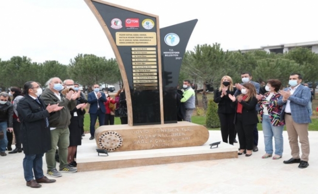 Denizli Merkezefendi'de sağlık emekçilerine 'saygı' anıtı