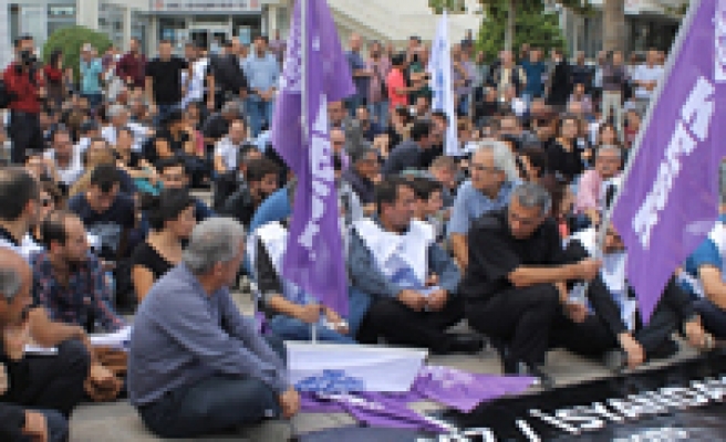 Ankara’daki terör eylemi  Denizli’de protesto edildi