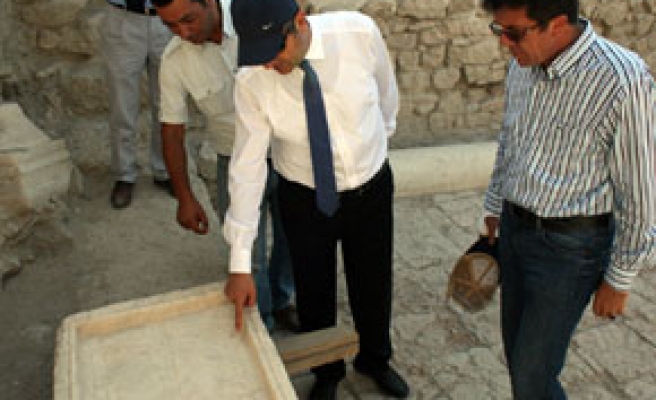 Tripolis’te bin 500 yıllık mozaikli ev bulundu