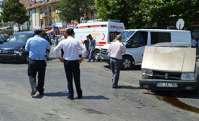 Banaz’da trafik kazası 2 yaralı