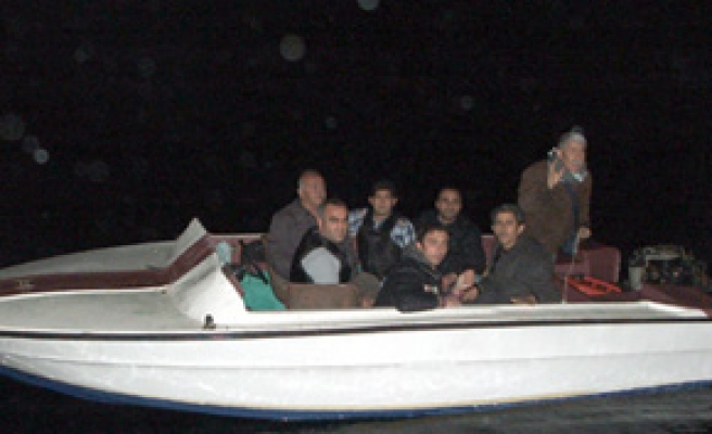 Sahil güvenlik mülteci topladı