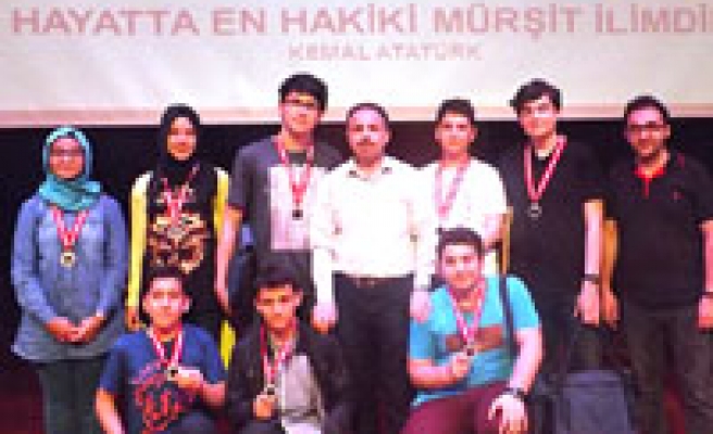 Türkiye’de en çok madalya kazanan okul oldu!