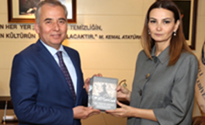 Azeri Milletvekili Paşayeva'dan Başakan Zolan'a ziyaret