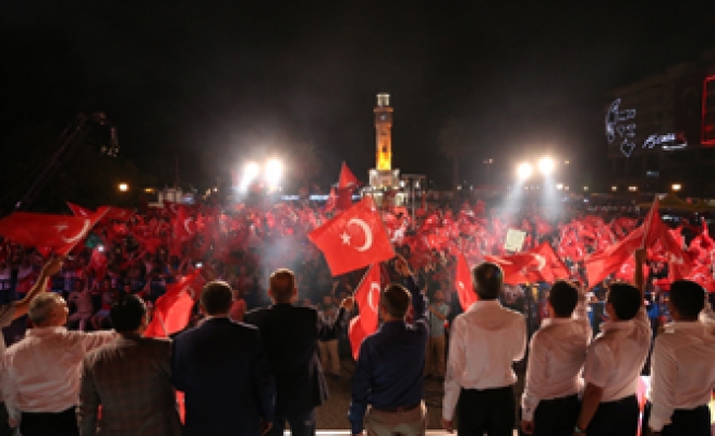 Başkan Zolan, İzmir’de on binlere seslendi