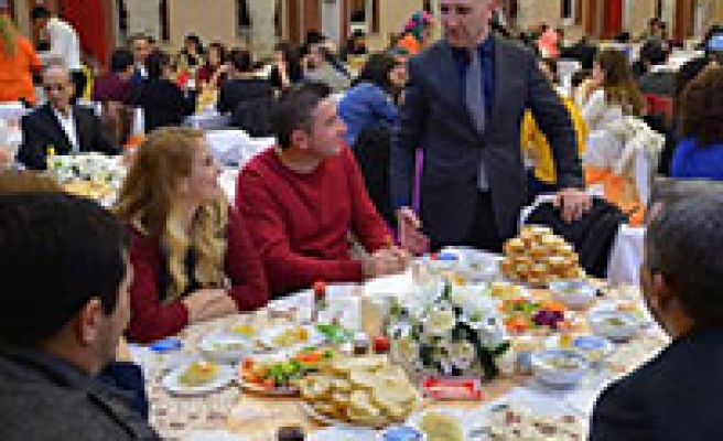 “Sarayköy Belediyesi Ailesi” Yemekte Buluştu